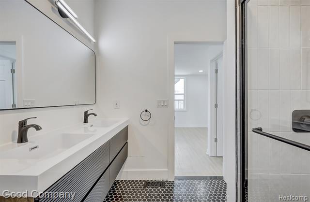 Builiding view thirty nine for 3110 N Main, Royal Oak, MI. 48073