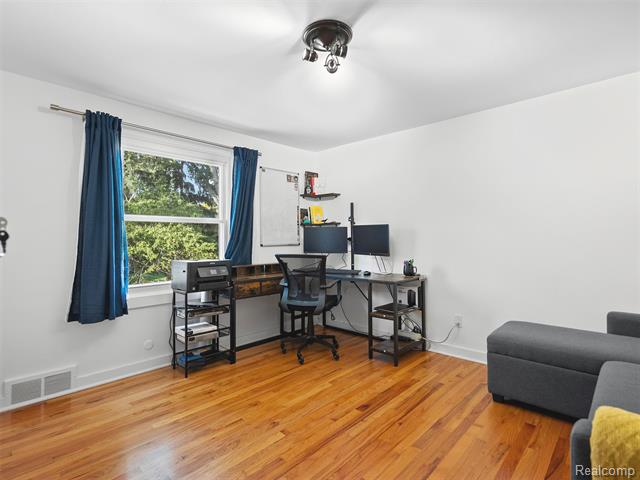 Builiding view fifteen for 19938 S Waltham, Franklin, MI. 48025