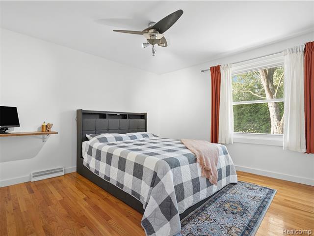 Builiding view fourteen for 19938 S Waltham, Franklin, MI. 48025