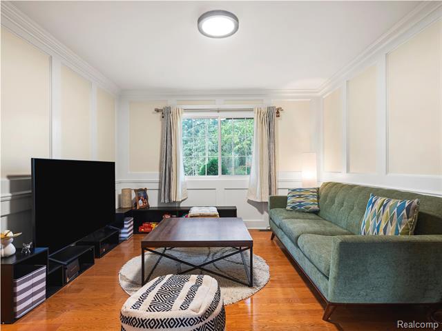 Builiding view three for 19938 S Waltham, Franklin, MI. 48025