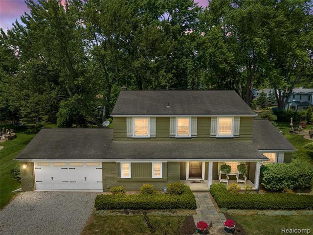 Builiding view twenty eight for 19938 S Waltham, Franklin, MI. 48025