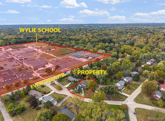 Builiding view twenty six for 19938 S Waltham, Franklin, MI. 48025