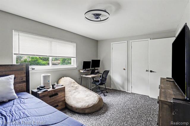 Builiding view eighteen for 29261 Marshall, Southfield, MI. 48076