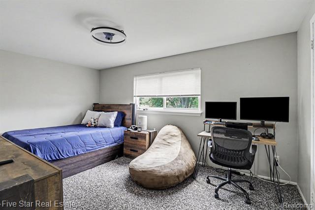 Builiding view nineteen for 29261 Marshall, Southfield, MI. 48076