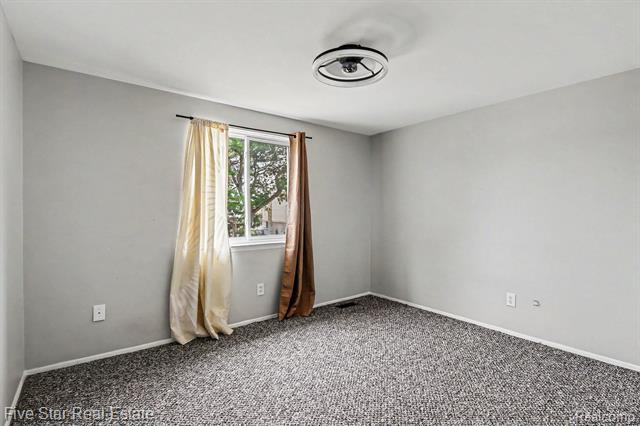 Builiding view twenty one for 29261 Marshall, Southfield, MI. 48076