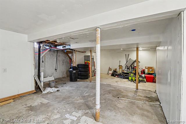 Builiding view twenty three for 29261 Marshall, Southfield, MI. 48076