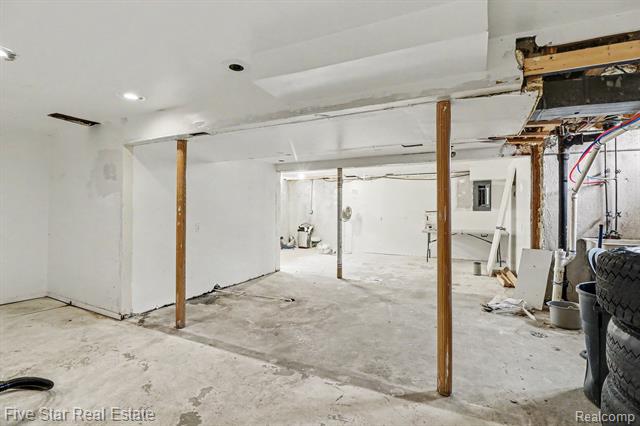 Builiding view twenty two for 29261 Marshall, Southfield, MI. 48076