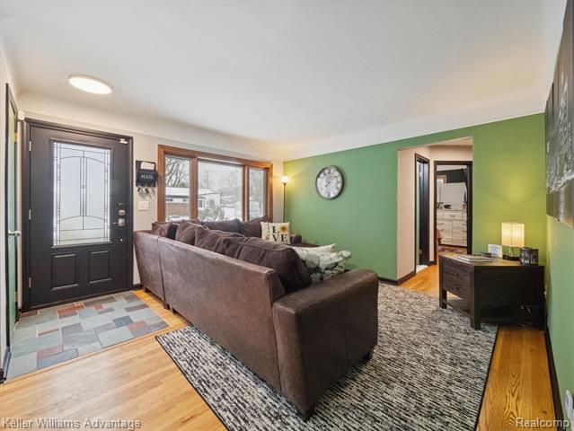 Builiding view five for 3107 Maplewood, Royal Oak, MI. 48073