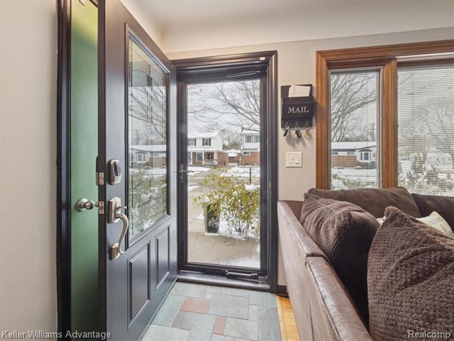 Builiding view four for 3107 Maplewood, Royal Oak, MI. 48073