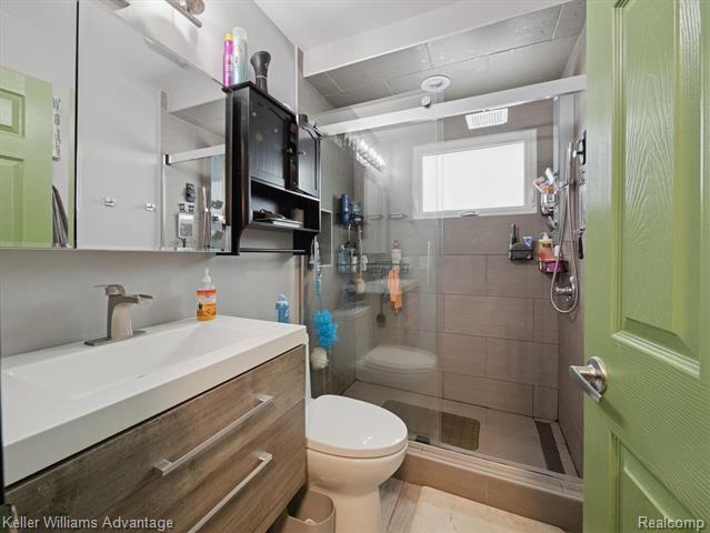 Builiding view fourteen for 3107 Maplewood, Royal Oak, MI. 48073