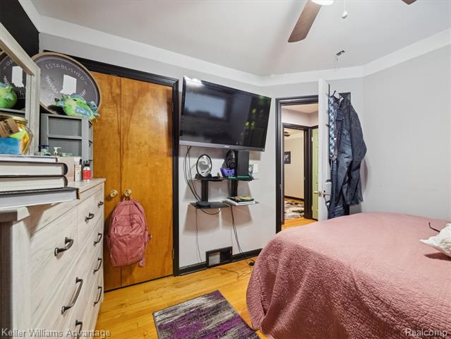 Builiding view sixteen for 3107 Maplewood, Royal Oak, MI. 48073