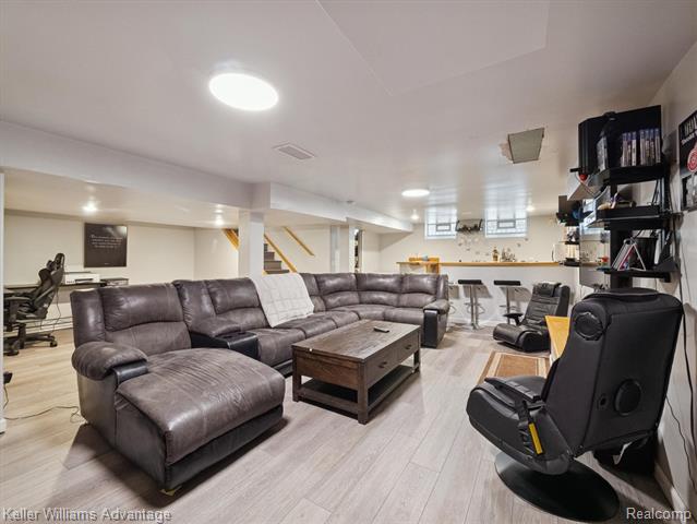 Builiding view thirty for 3107 Maplewood, Royal Oak, MI. 48073