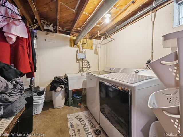 Builiding view twenty five for 3107 Maplewood, Royal Oak, MI. 48073