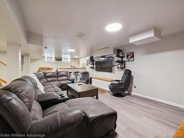 Builiding view twenty nine for 3107 Maplewood, Royal Oak, MI. 48073