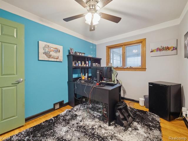 Builiding view twenty one for 3107 Maplewood, Royal Oak, MI. 48073