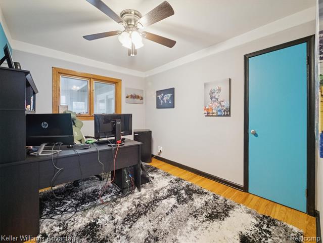 Builiding view twenty two for 3107 Maplewood, Royal Oak, MI. 48073