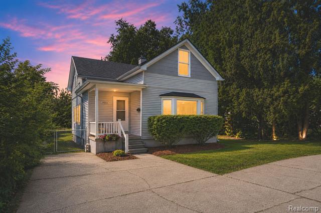 front view for 15635 W 13 Mile Rd, Southfield, Mi. 48076