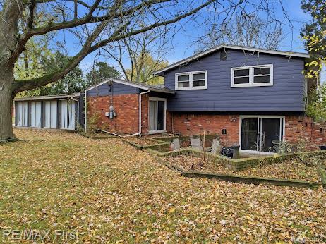 Builiding view four for 31112 Pickwick, Franklin, MI. 48025