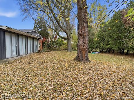 Builiding view six for 31112 Pickwick, Franklin, MI. 48025