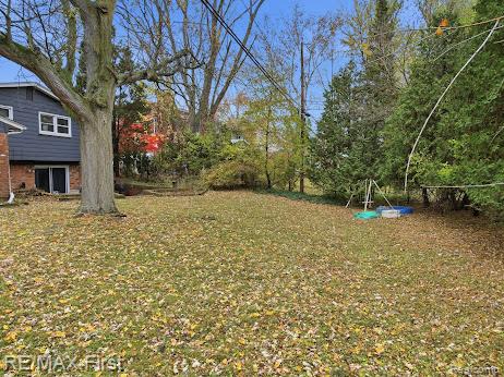 Builiding view thirty five for 31112 Pickwick, Franklin, MI. 48025