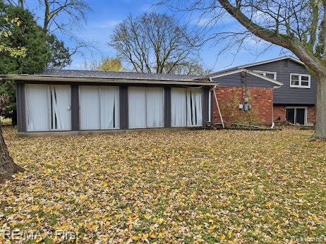 Builiding view thirty four for 31112 Pickwick, Franklin, MI. 48025