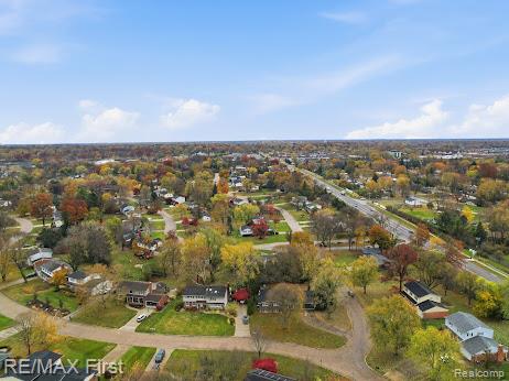 Builiding view thirty six for 31112 Pickwick, Franklin, MI. 48025