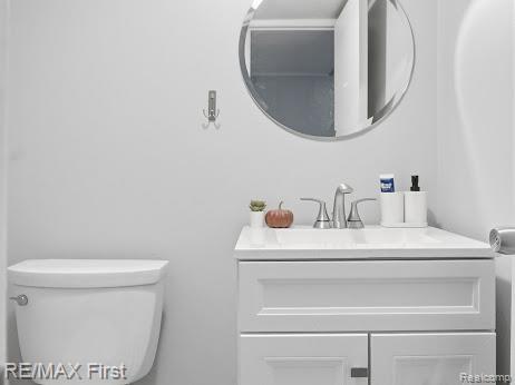 Builiding view thirty for 31112 Pickwick, Franklin, MI. 48025