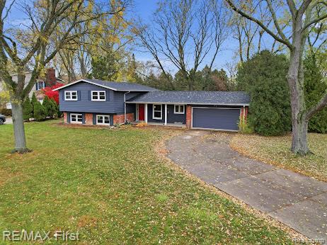 Builiding view three for 31112 Pickwick, Franklin, MI. 48025