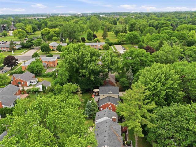 Builiding view forty five for 2622 Bembridge, Royal Oak, MI. 48073