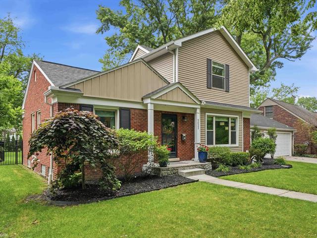 Builiding view forty one for 2622 Bembridge, Royal Oak, MI. 48073