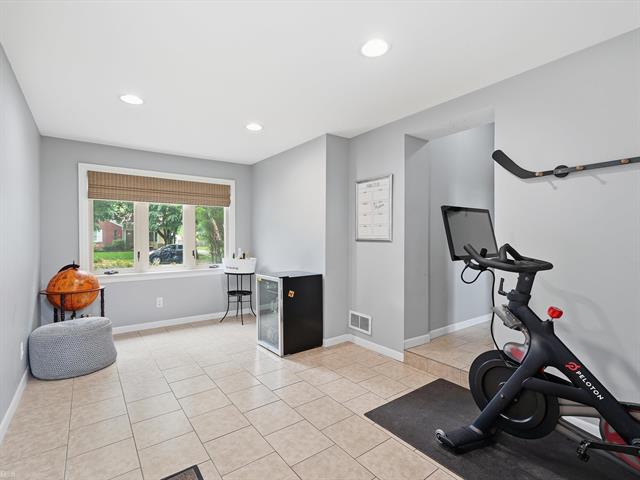Builiding view fourteen for 2622 Bembridge, Royal Oak, MI. 48073