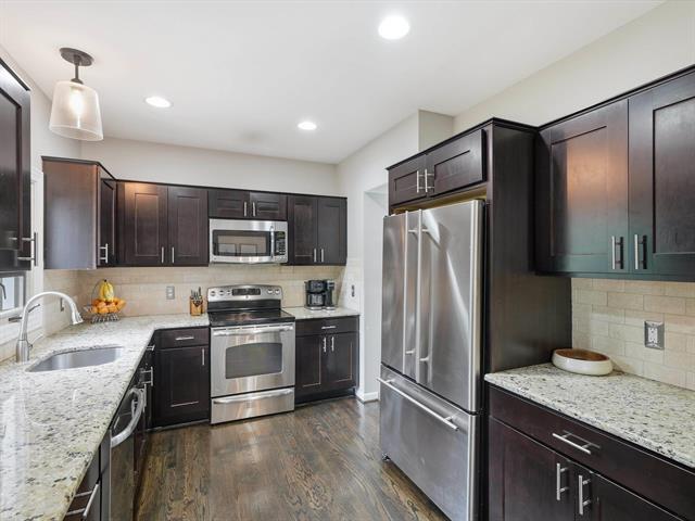 Builiding view seven for 2622 Bembridge, Royal Oak, MI. 48073