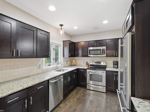 Builiding view six for 2622 Bembridge, Royal Oak, MI. 48073