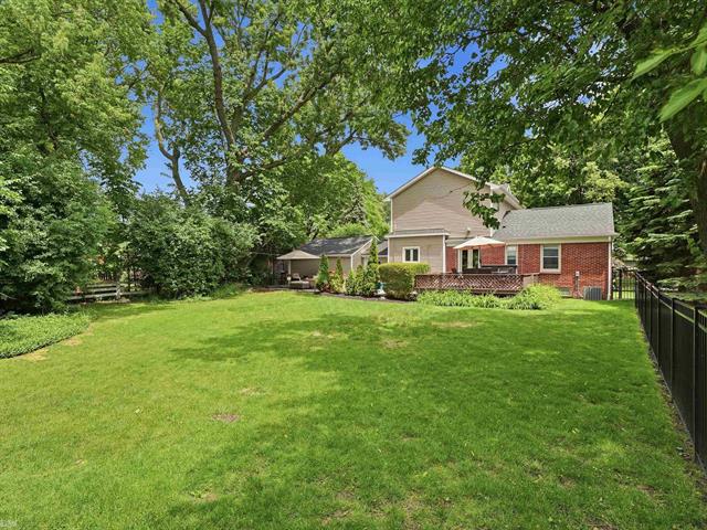 Builiding view thirty three for 2622 Bembridge, Royal Oak, MI. 48073