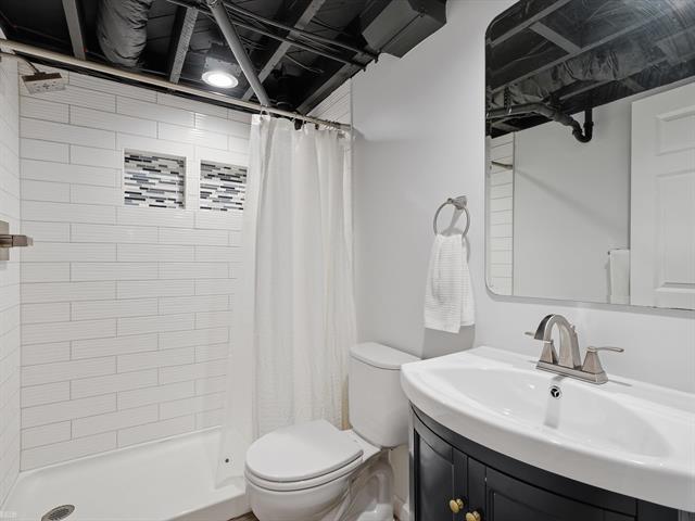 Builiding view twenty six for 2622 Bembridge, Royal Oak, MI. 48073