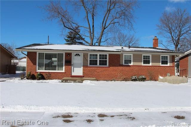 front view for 31201 Kenwood Ave, Madison Heights, Mi. 48071