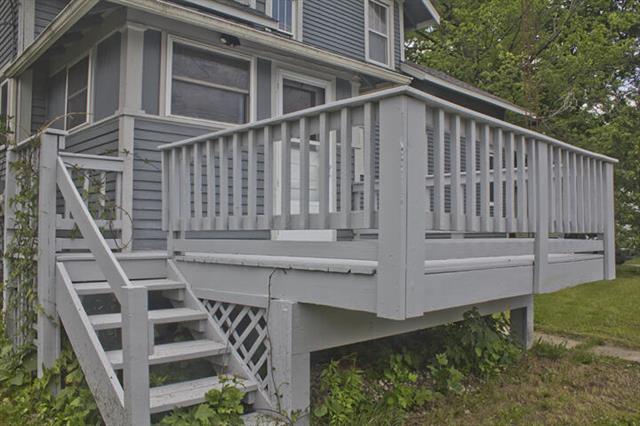 Builiding view eight for 307 New York, Dowagiac, MI. 49047