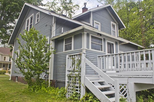 Builiding view one for 307 New York, Dowagiac, MI. 49047