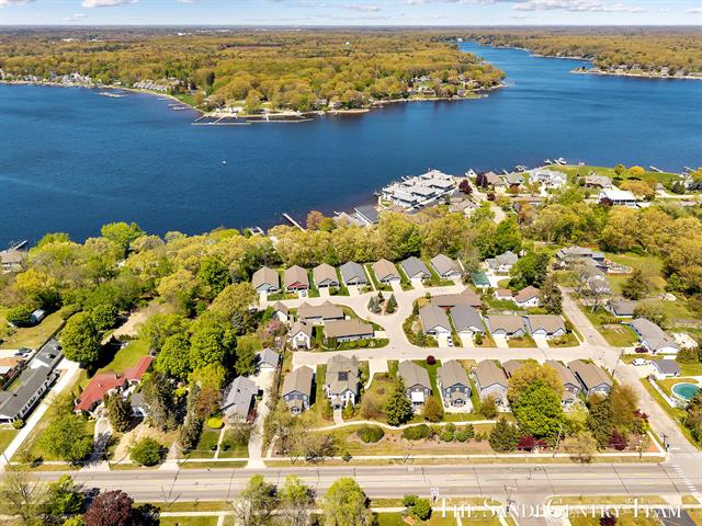 Builiding view thirty for 318 Rachaels, Spring Lake, MI. 49456