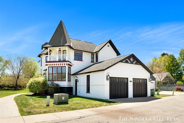 front view for 318 Rachaels Way, Spring Lake, Mi. 49456