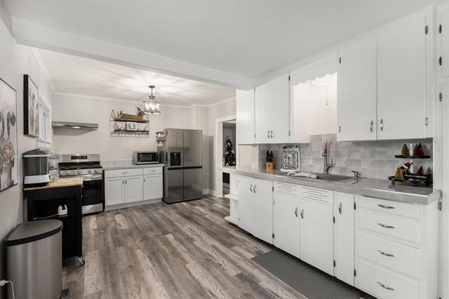 Builiding view eight for 1254 Harvey, Muskegon, MI. 49442