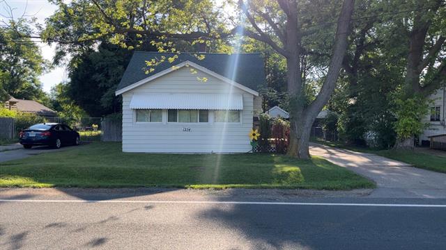 Builiding view nineteen for 1254 Harvey, Muskegon, MI. 49442