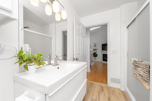 Builiding view fifteen for 424 Fremont, Douglas, MI. 49406