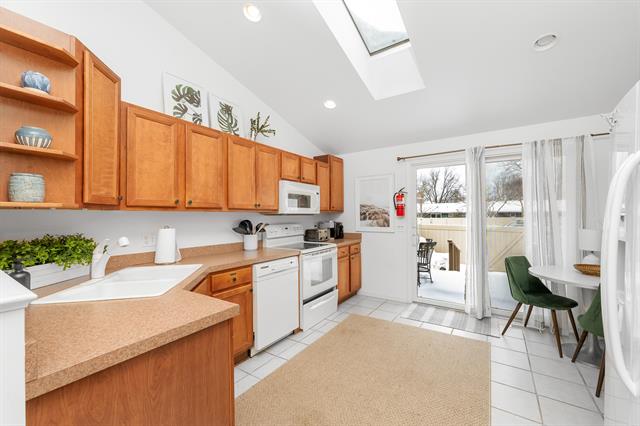 Builiding view five for 424 Fremont, Douglas, MI. 49406