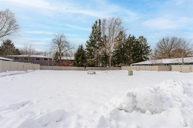 Builiding view twenty two for 424 Fremont, Douglas, MI. 49406