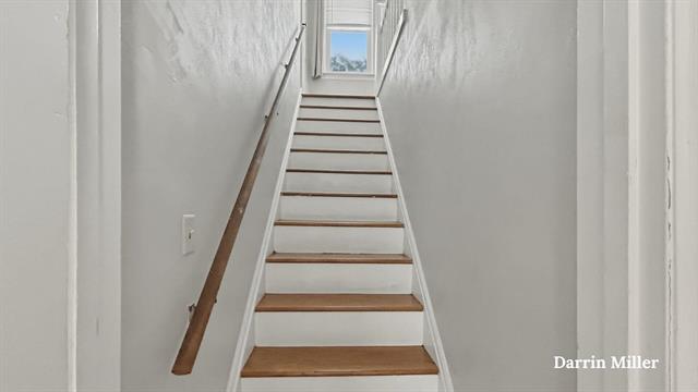 Builiding view seventeen for 1426 Montague, Muskegon, MI. 49441