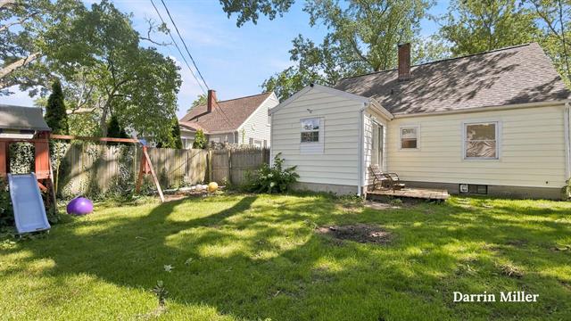 Builiding view thirty two for 1426 Montague, Muskegon, MI. 49441