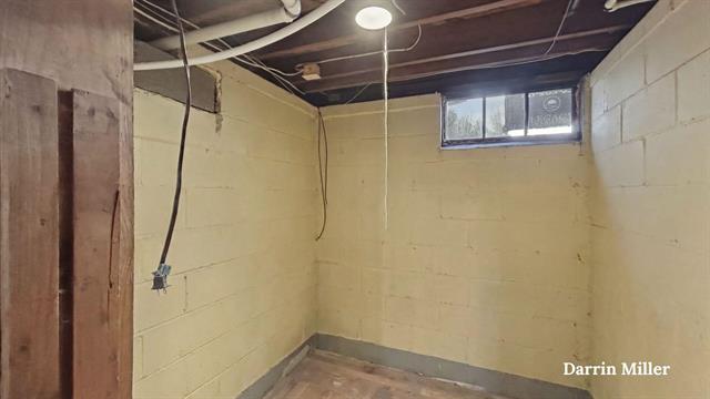 Builiding view twenty five for 1426 Montague, Muskegon, MI. 49441