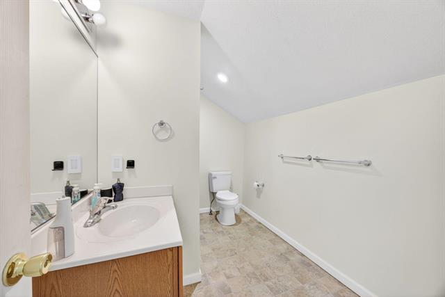 Builiding view thirty for 124 Madison, Big Rapids, MI. 49307