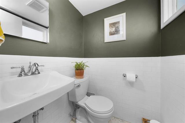 Builiding view eleven for 1353 Pinecrest, Grand Rapids, MI. 49506